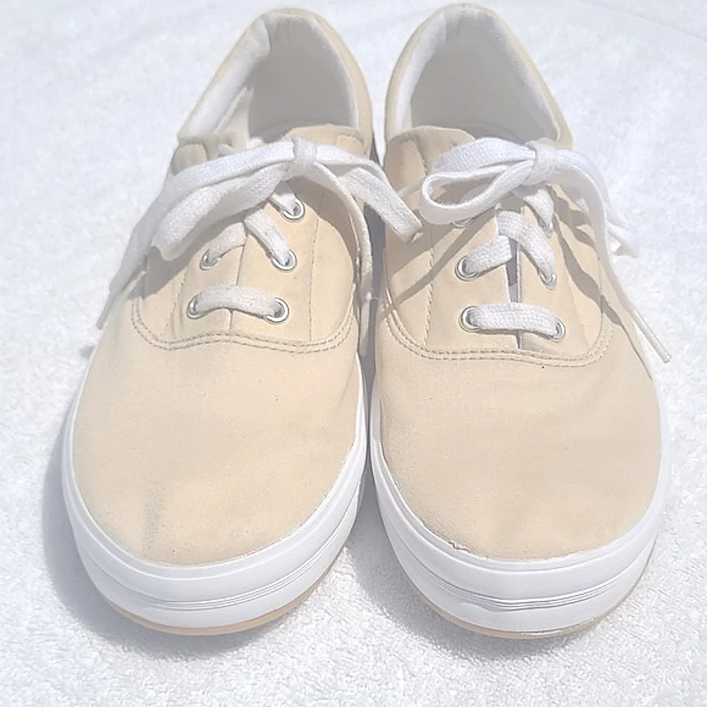 Keds Beige Classic Canvas Sneaker Lace Up Low Top Tennis Shoe Heel Logo Casual